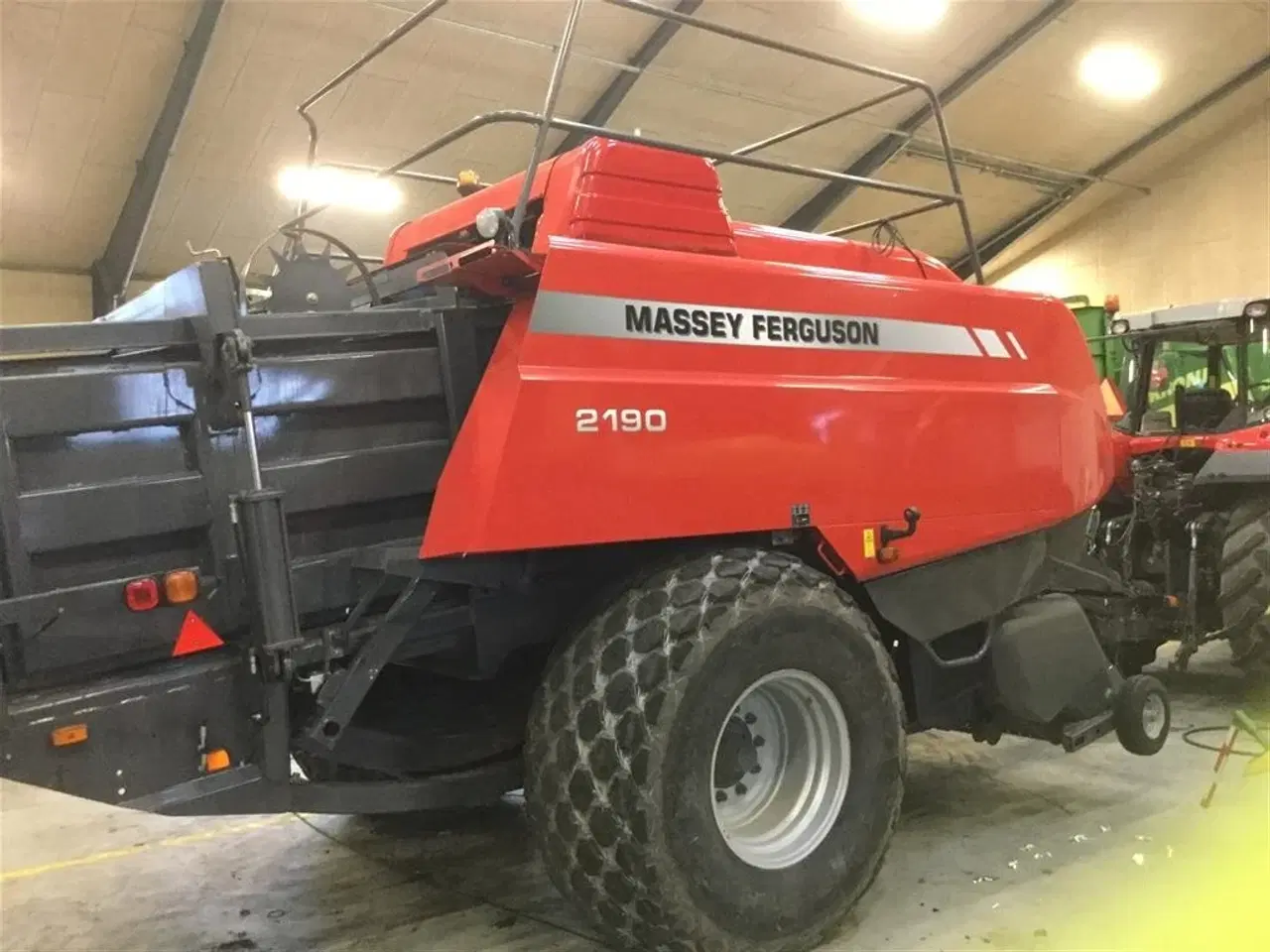 Billede 3 - Massey Ferguson 2190 kan evt leveres med spragelsevogn