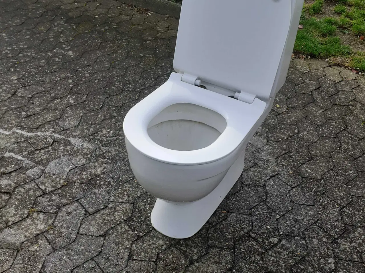 Billede 2 - Toilet 