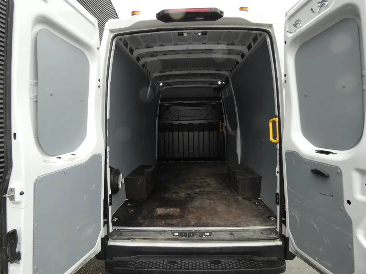 Billede 8 - Iveco Daily 35S18 12m3 3,0 D 180HK Van 8g Aut.