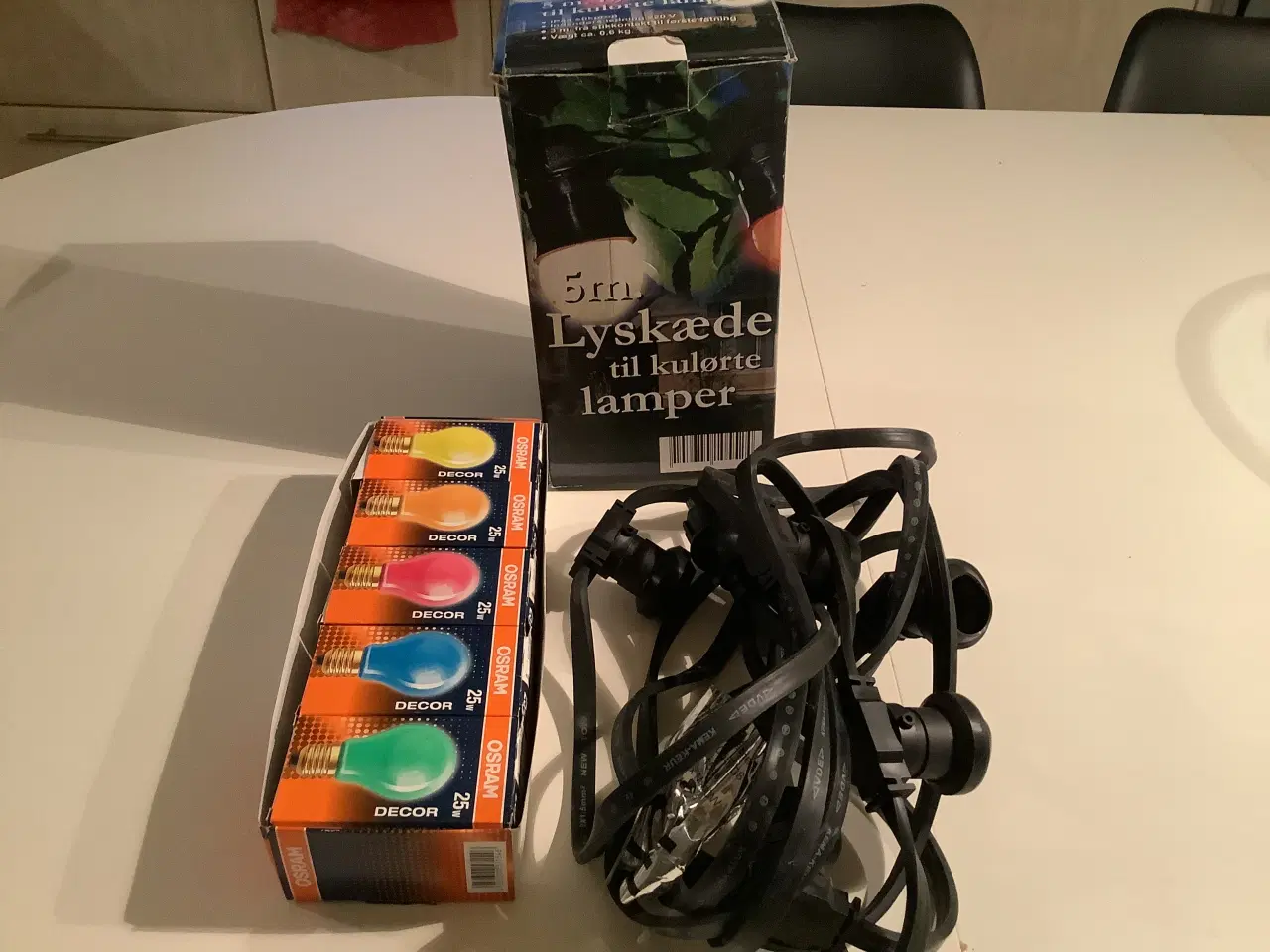Billede 2 - Lyskæde til kulørte lamper