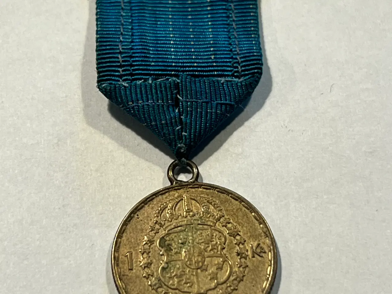 Billede 2 - Svensk 1 kr fra 1948 lavet til medalje Keglekonge 