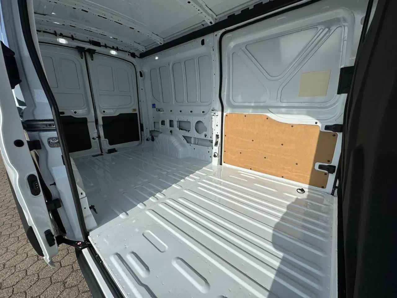 Billede 15 - Ford Transit 350 L3 Van 2,0 EcoBlue Limited aut. H2 FWD