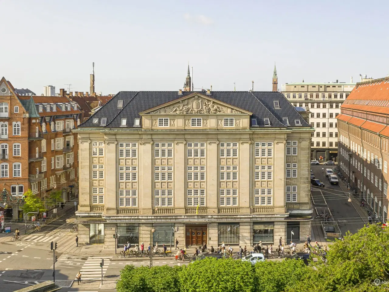 Billede 4 - Markant eksponeret ejendom med et væld af detaljer og en beliggenhed i særklasse