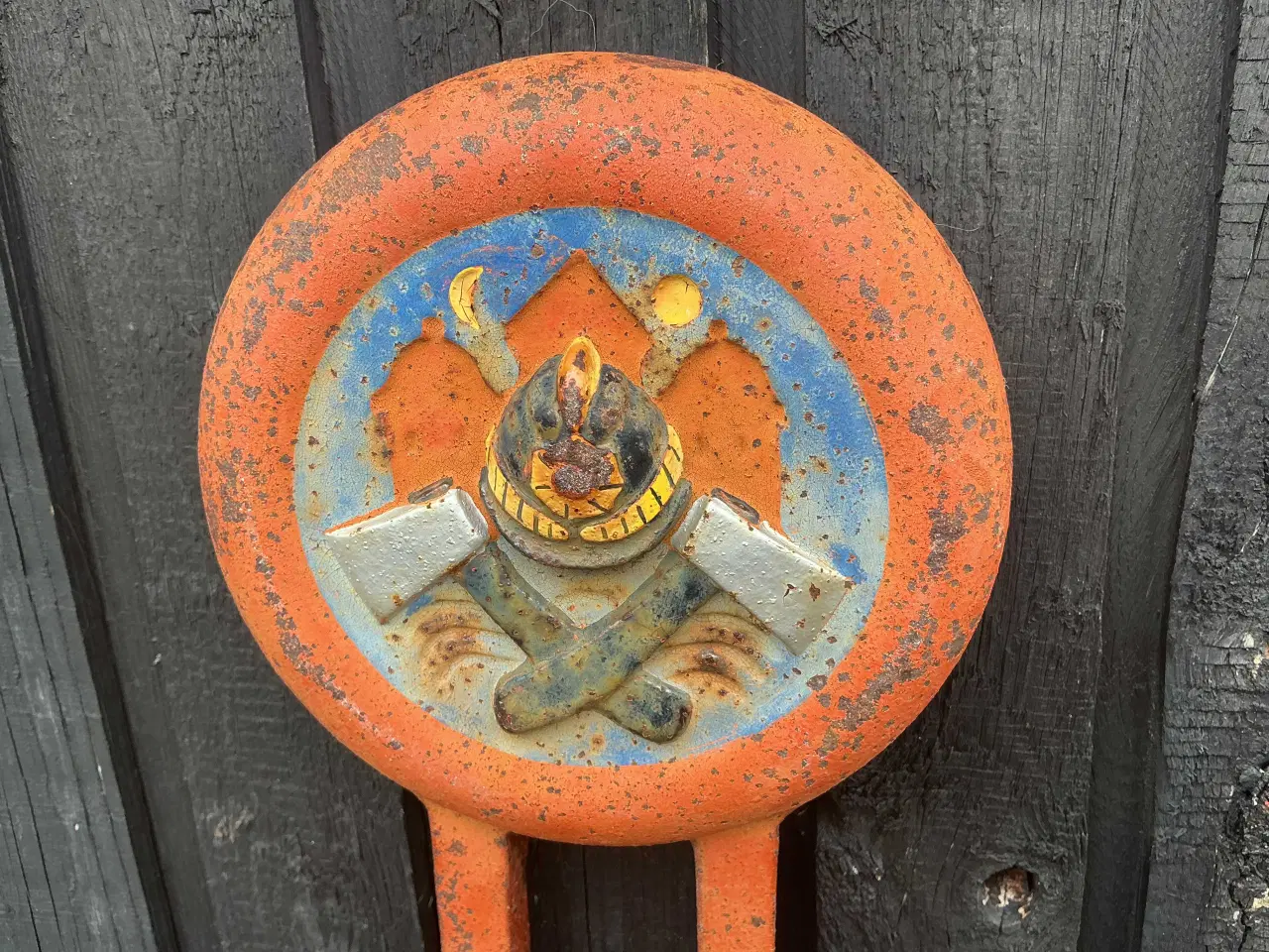 Billede 1 - Gammelt emblem i støbt metal