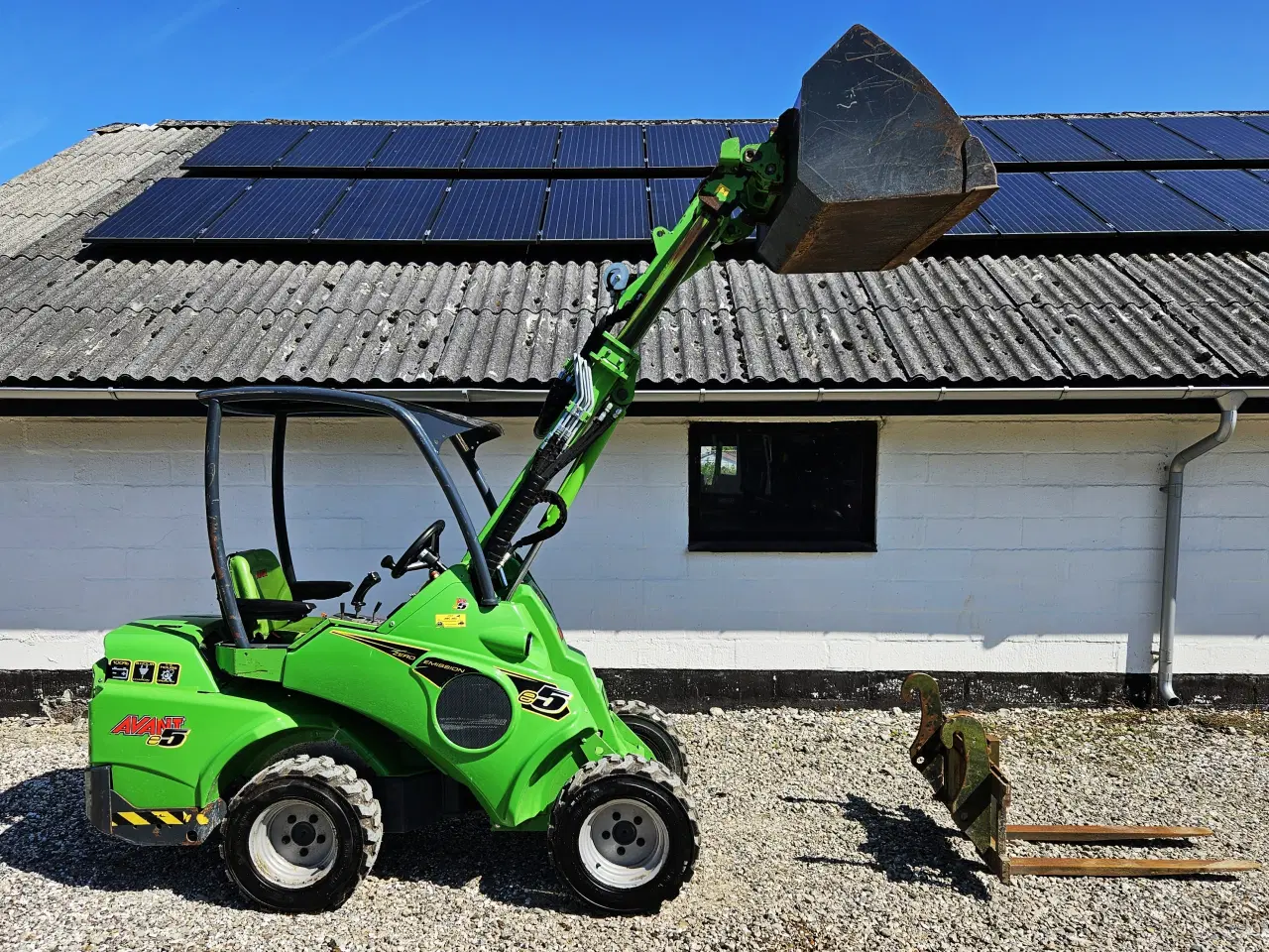 Billede 2 - Avant E5 / 1100 timer / teleskoparm / 2 redskaber