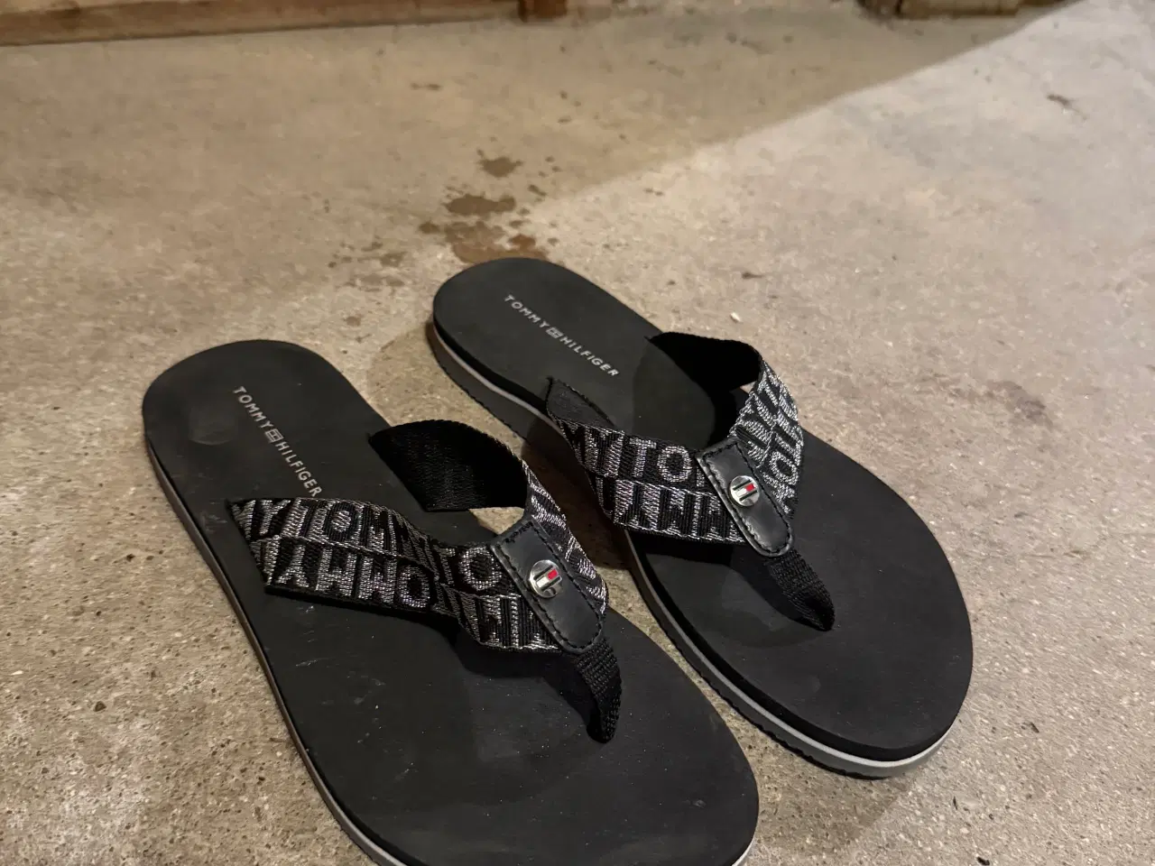 Billede 1 - Helt nye tommy hilfiger klipklapper