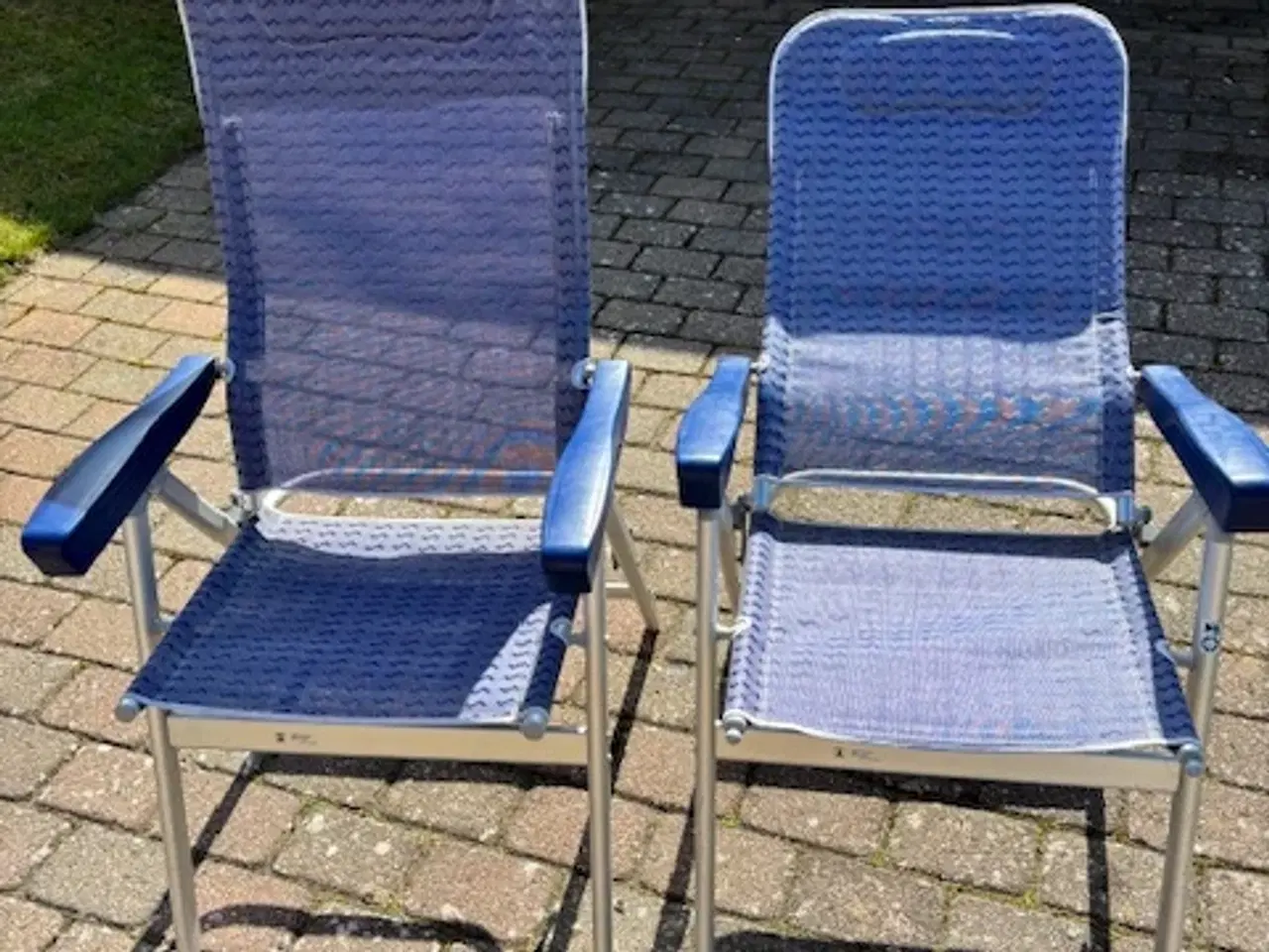 Billede 1 - To alustole med hynder