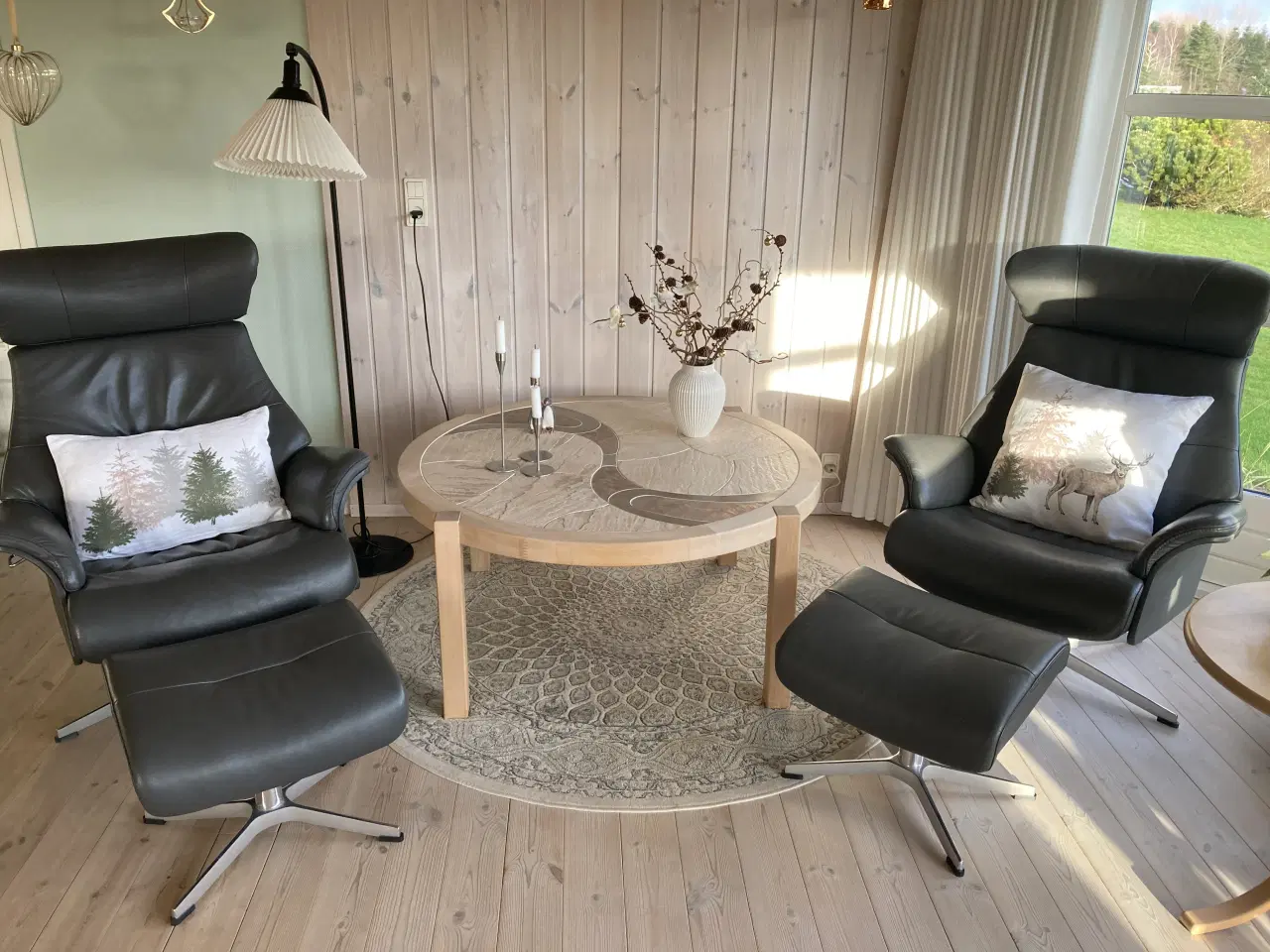 Billede 1 - Flotte gråblå læderstole med fodskammel