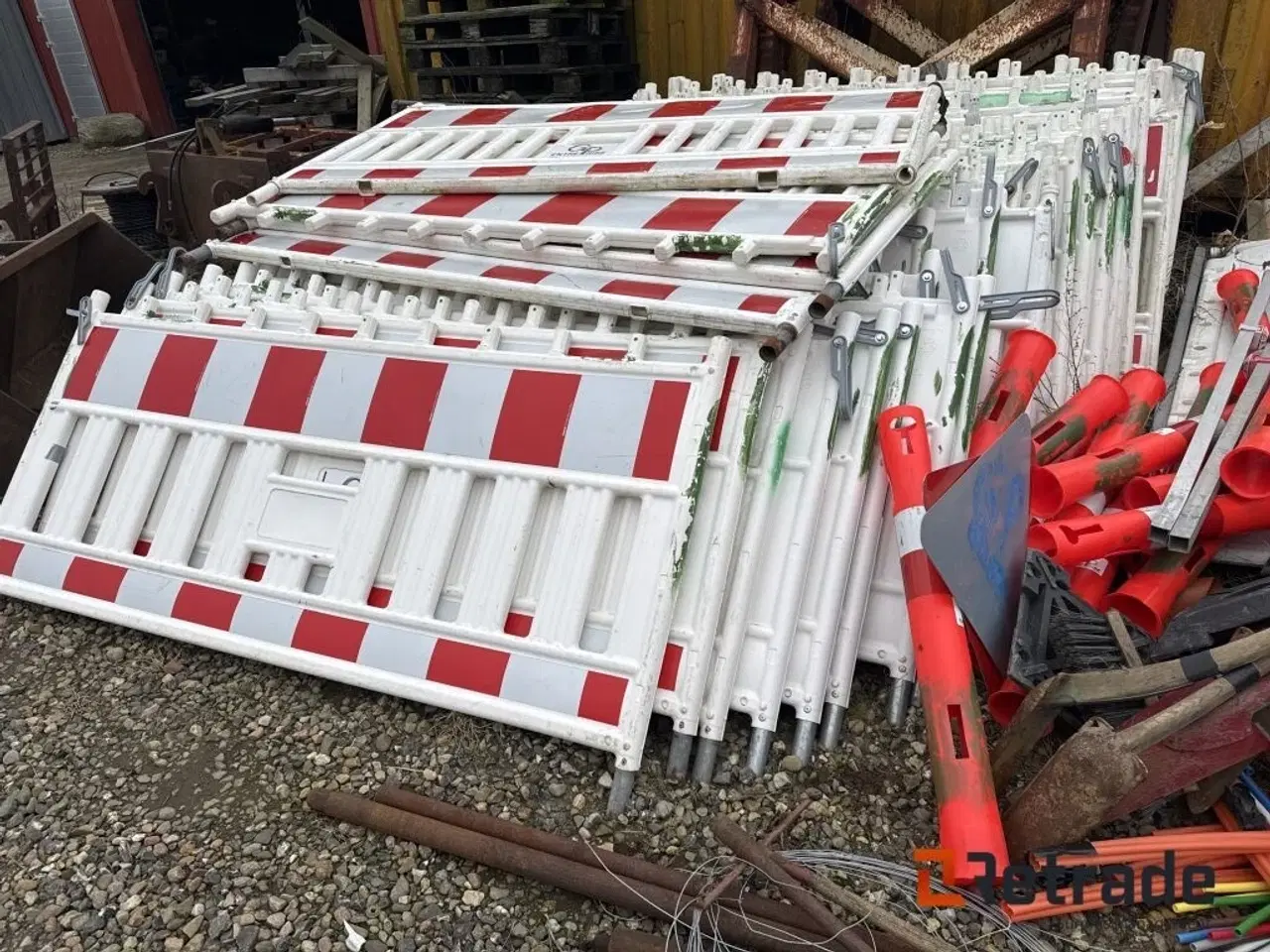 Billede 1 - - - - Afspærring 15stk med fødder