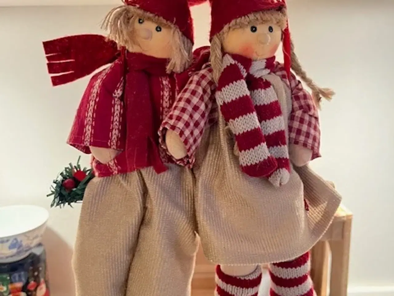 Billede 2 - Hygge til jul: Hyggeligt nissepar og julepynt sælg