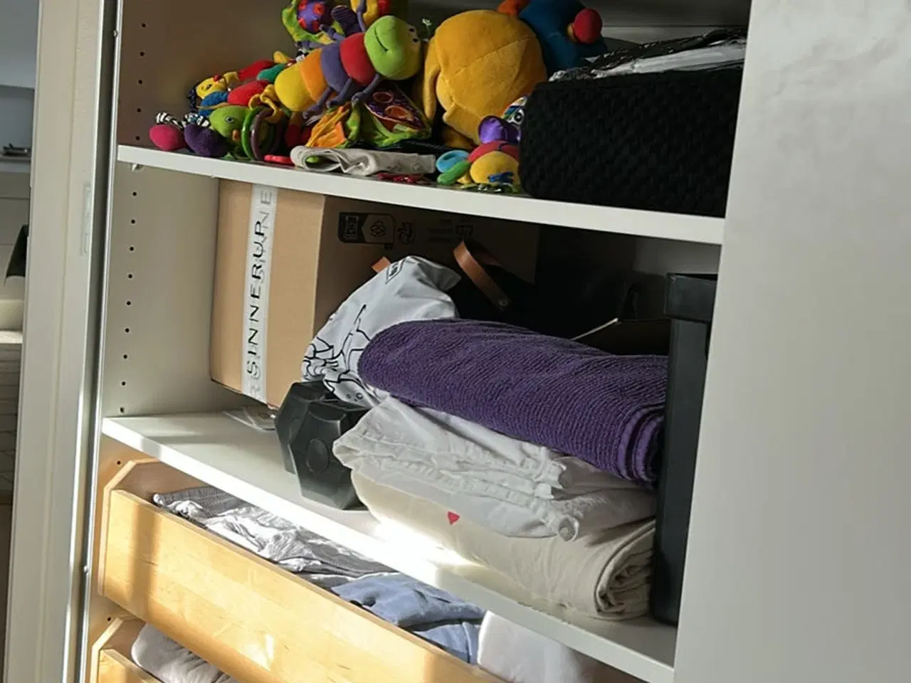 Billede 3 - Pax garderobeskab med skydelåger