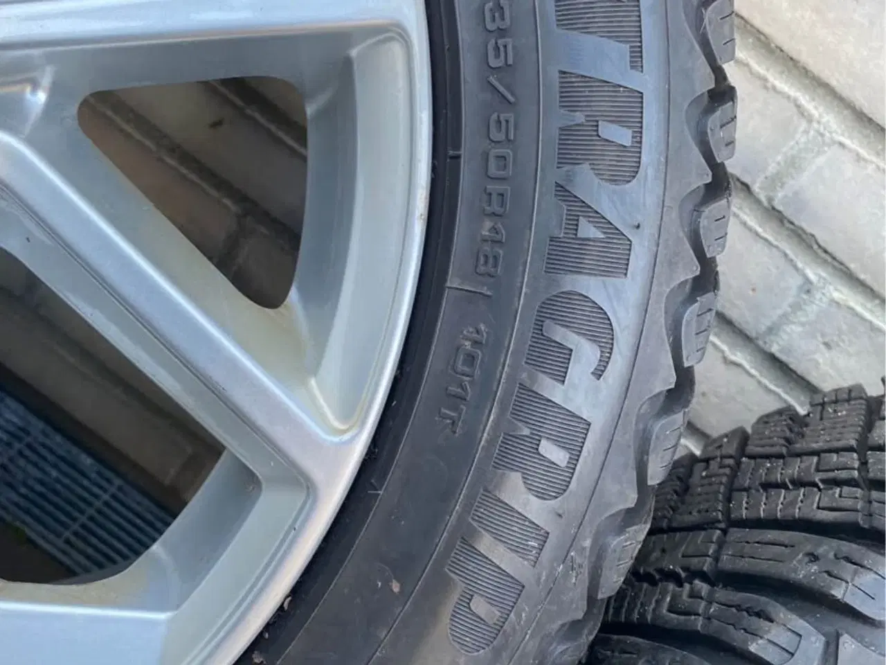 Billede 4 - 18” Goodyear vinterdæk på fælge - fremstår næsten 
