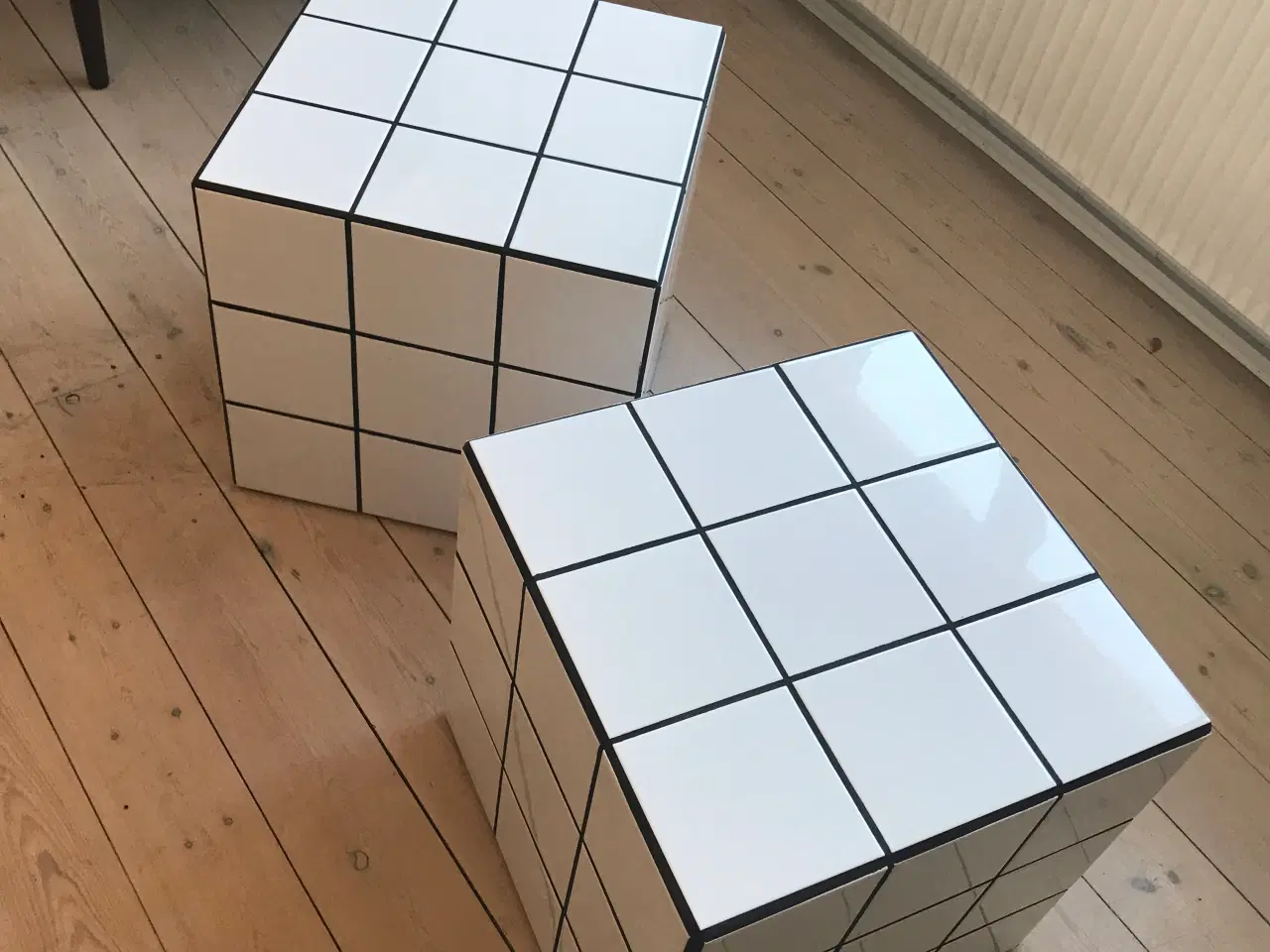 Billede 1 - Flisebord/ cube