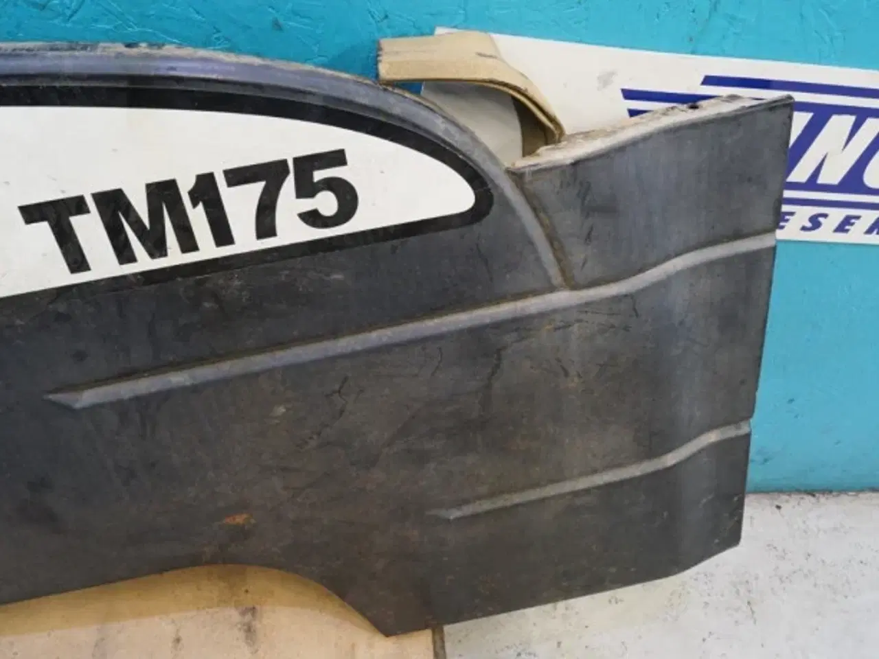 Billede 5 - New Holland TM175 Sideskærm 82020018