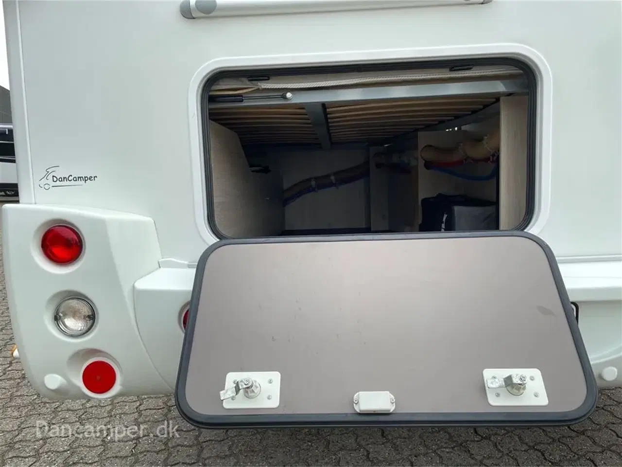 Billede 13 - 2019 - Chausson Flash 515   Anvisningsbil!  2019 model! En ejer! Under 6m. 170Hk Ford, model med fransk seng, markise og NX5-alarm. Nysynet.