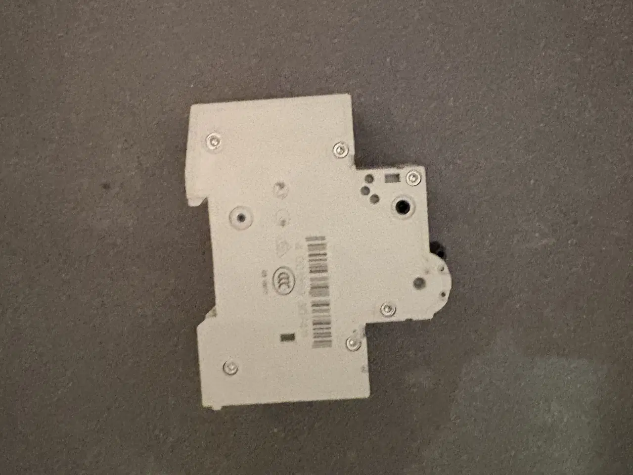 Billede 2 - Kombiafbryder Automat/PFI 300MA C 16A 1P+N 6kA 5SU