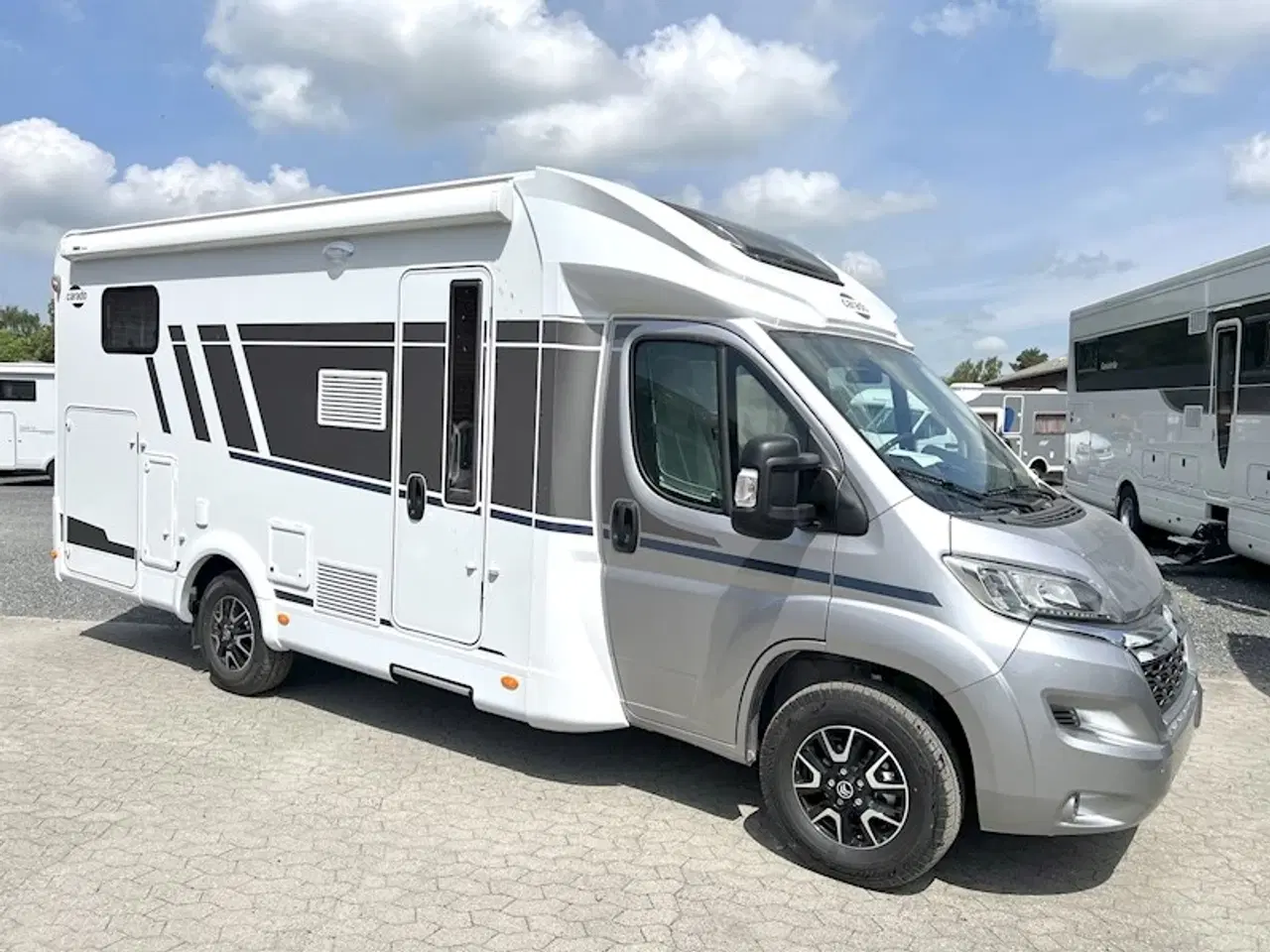 Billede 1 - VOGN 21 | Carado - T338  | Autocamper udlejes