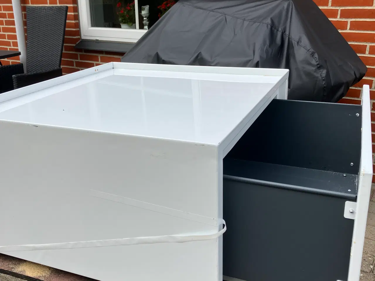 Billede 2 - Vaskemaskinesokkel med skuffe, 62 x56x32cm . 