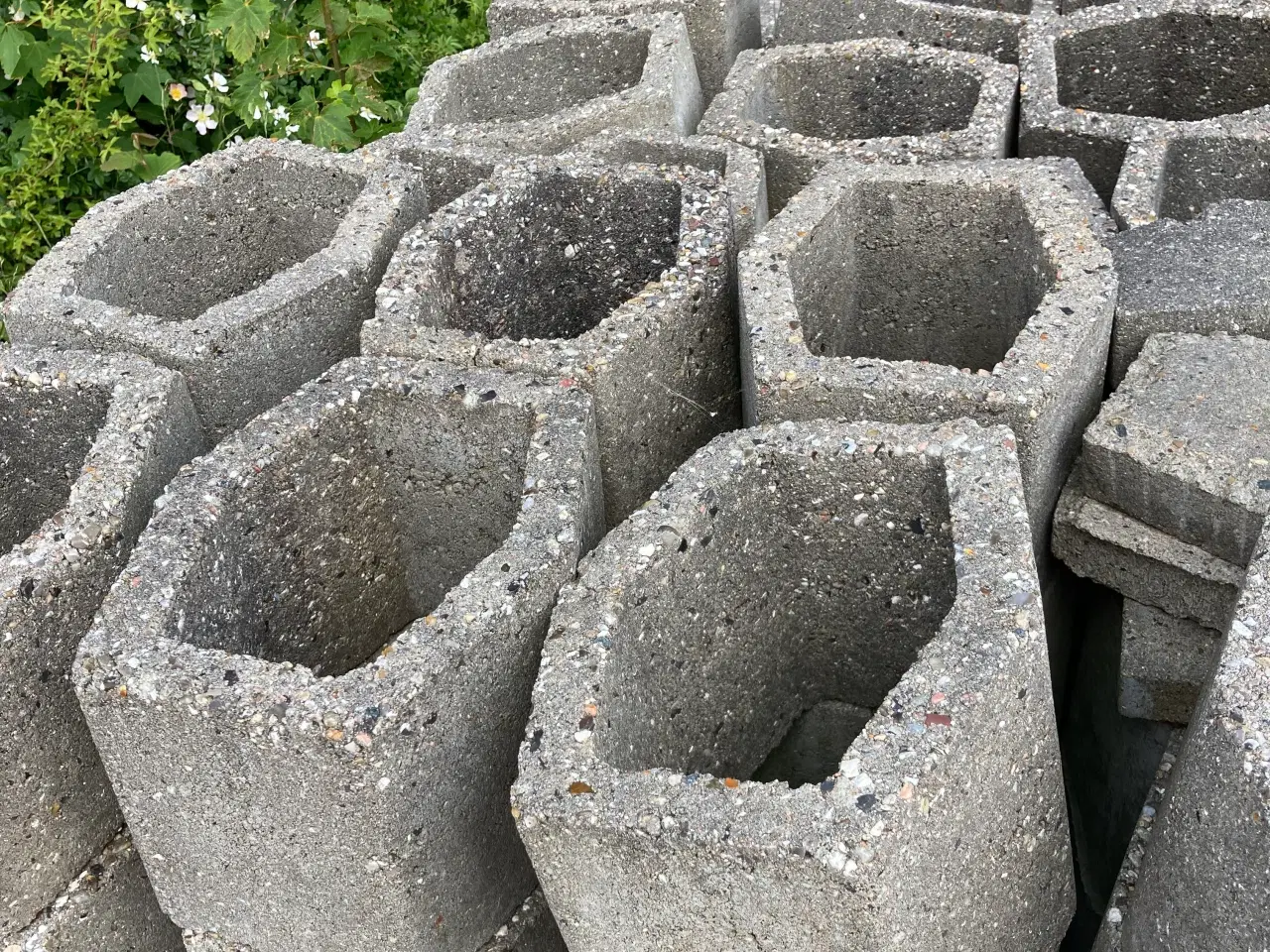 Billede 1 - 6 kantet betonsten, 100 stk
