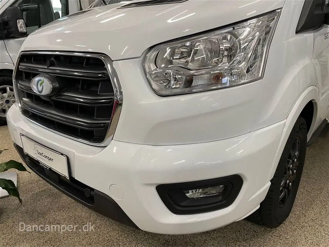 Billede 2 - 2024 - Chausson Titanium 627 ULTIMATE   Enkeltsenge + hæve-/sænkeseng, 5 selepladser, 4 sovepladser med mulighed for 5, 170Hk Aut,, Artic pakke, meget udstyr