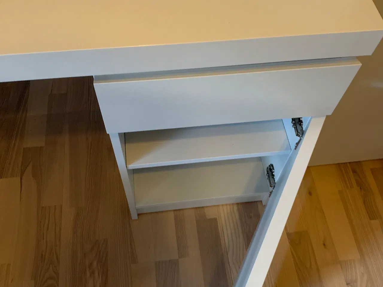 Billede 3 - Skrivebord 