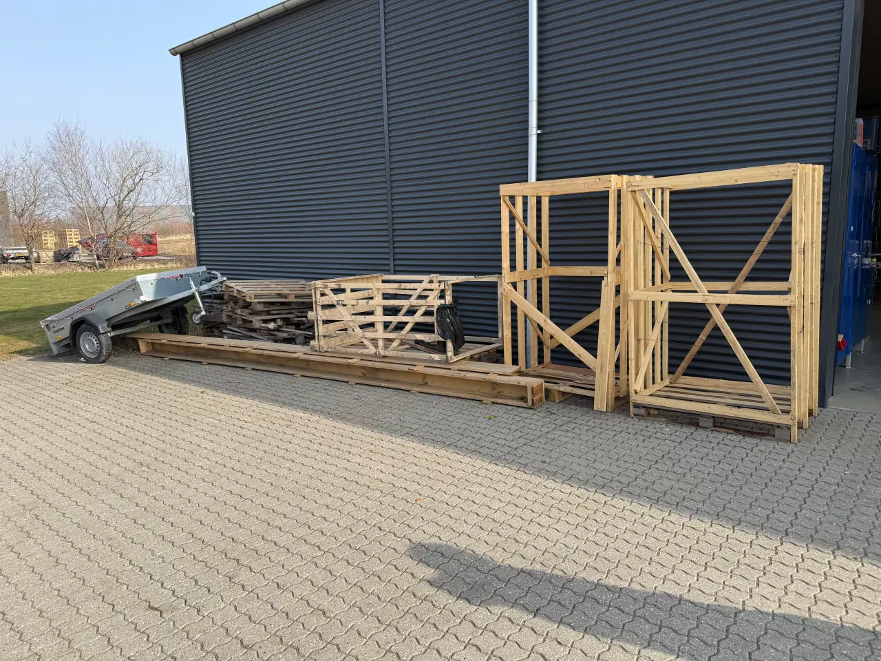 Billede 2 - Træ gives bort