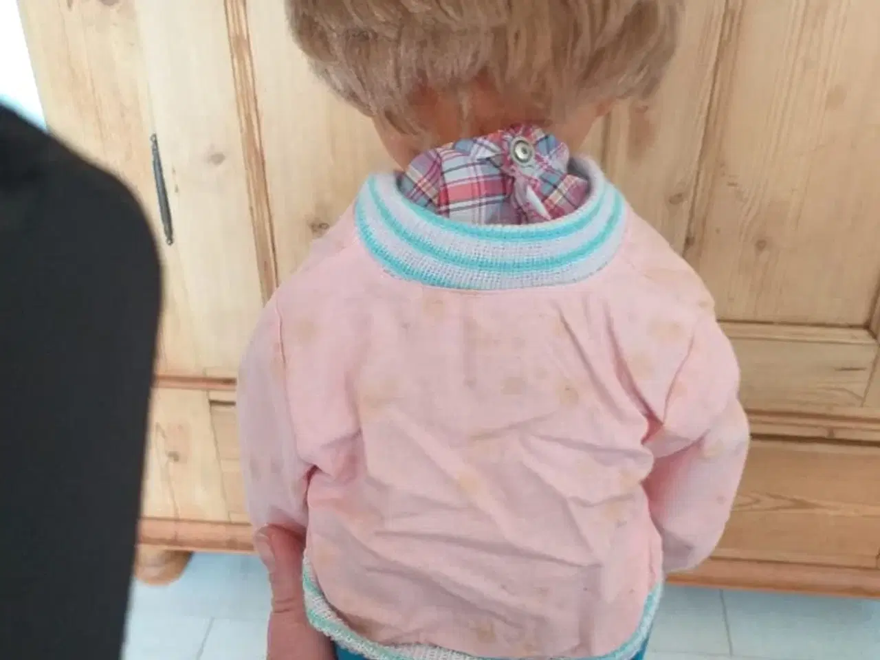 Billede 3 - Dukken måler 39 cm i højde