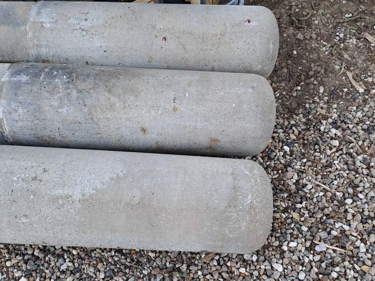 Billede 2 - Beton  søjler  sælges  150 kr stk 