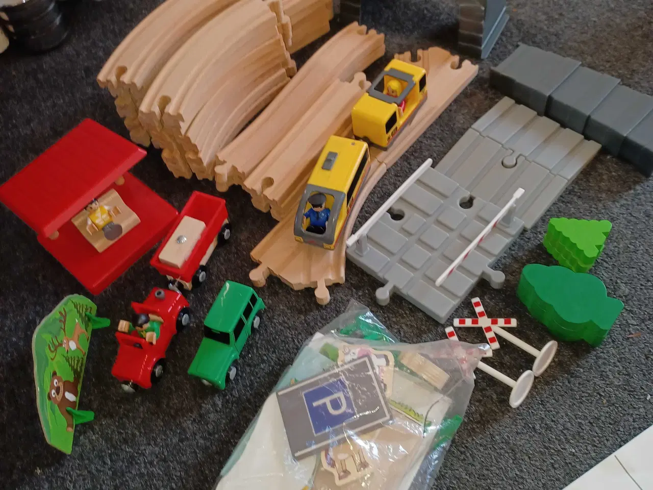 Billede 5 - Togbane med to elektriske tog