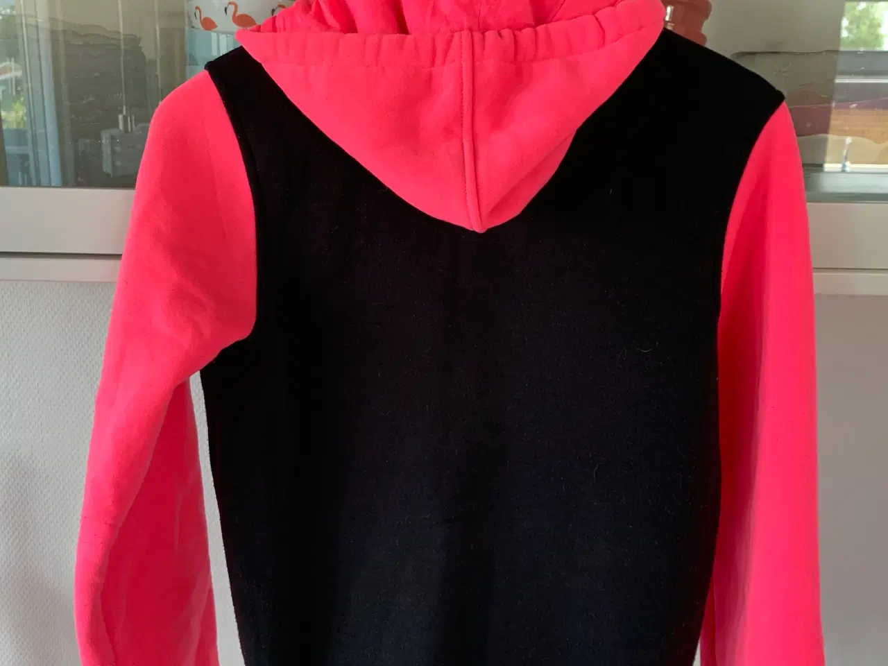 Billede 2 - Pink/sort jakke