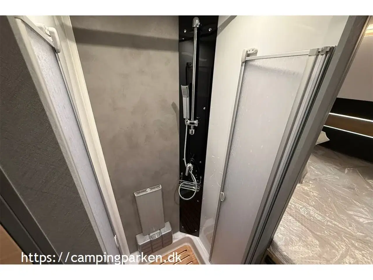 Billede 14 - 2026 - Dethleffs XL Family A 7872-2 En komfortabel vinteroptimeret feriebolig til 6 personer, 180 hk