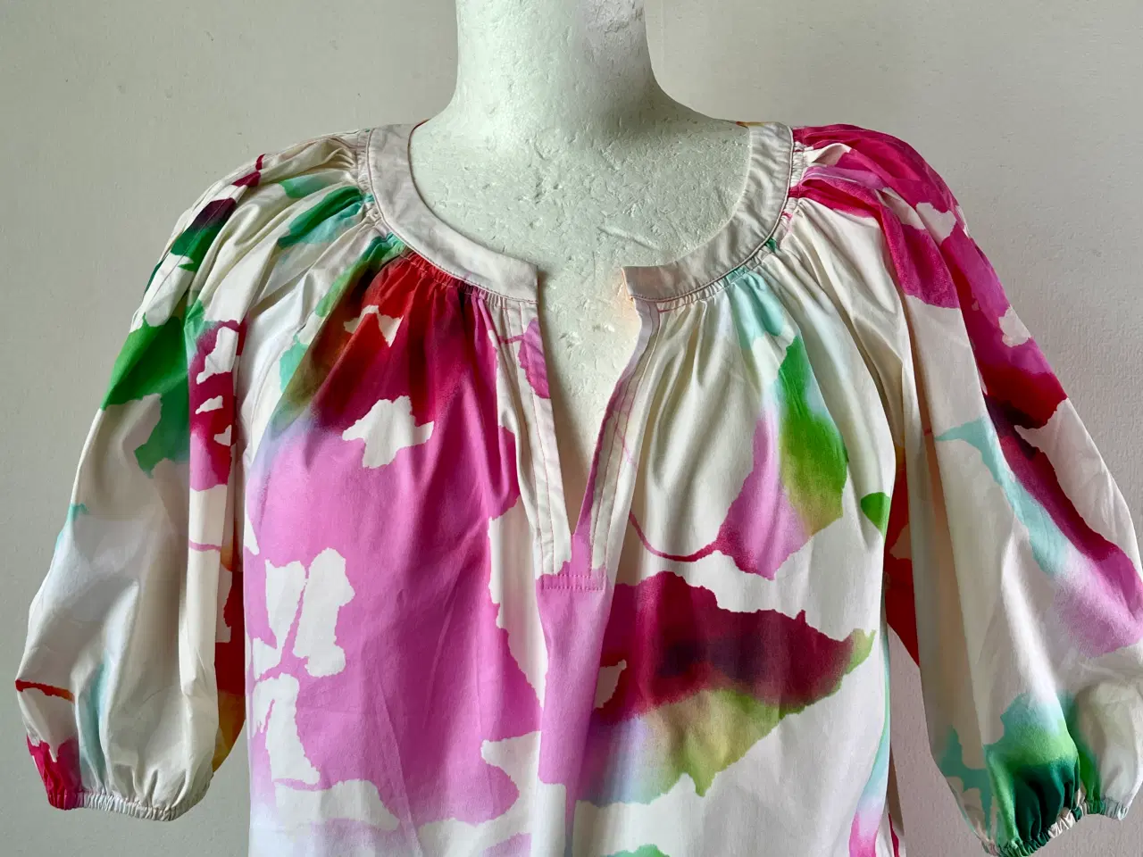 Billede 2 - Diane von Furstenberg, mønstret bluse, str 38