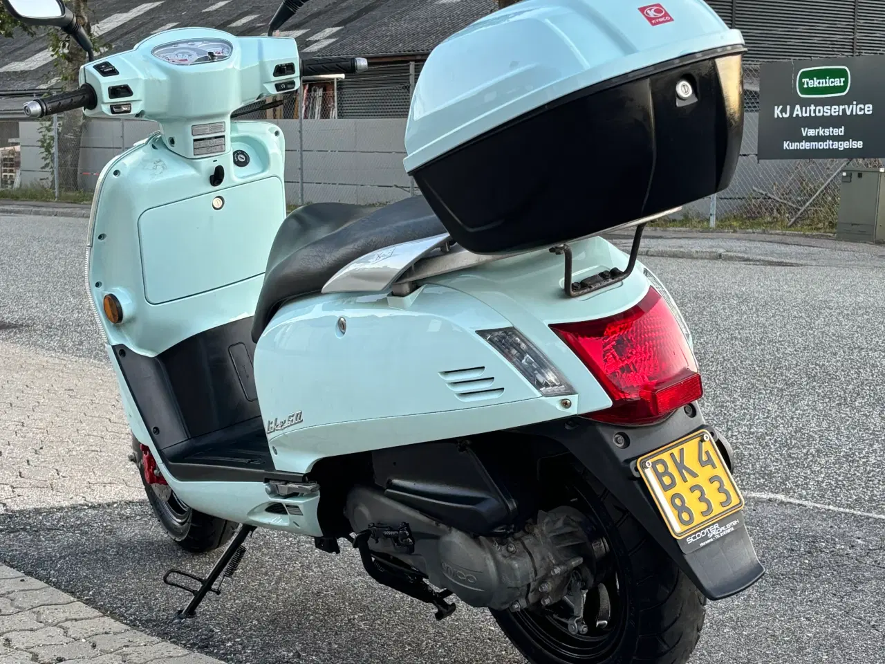 Billede 2 - Kymco 4 takt “Retro look Vespa” 30 scooter 