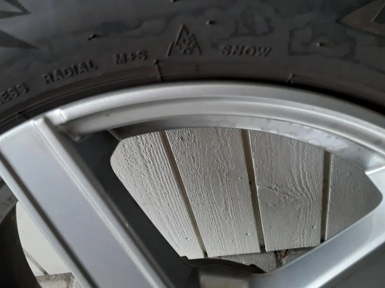 Billede 1 - Vinterdæk, lidt brugt