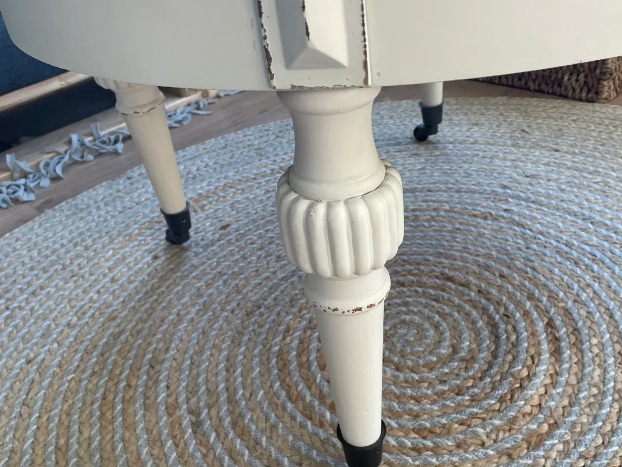 Billede 2 - Lille rundt pynte/ sofabord