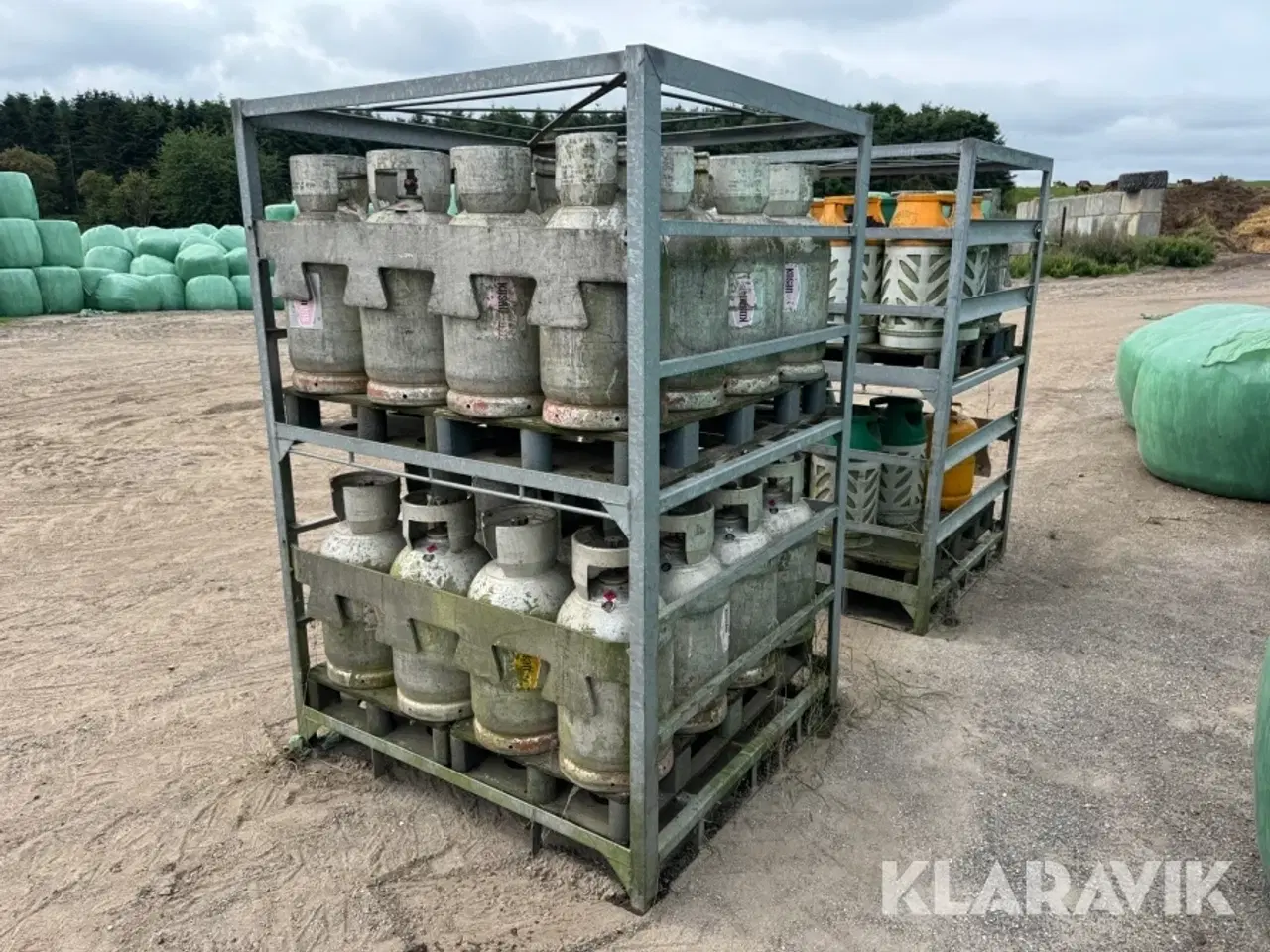 Billede 12 - Bure med tomme gasflasker BP Gas og Kosangas