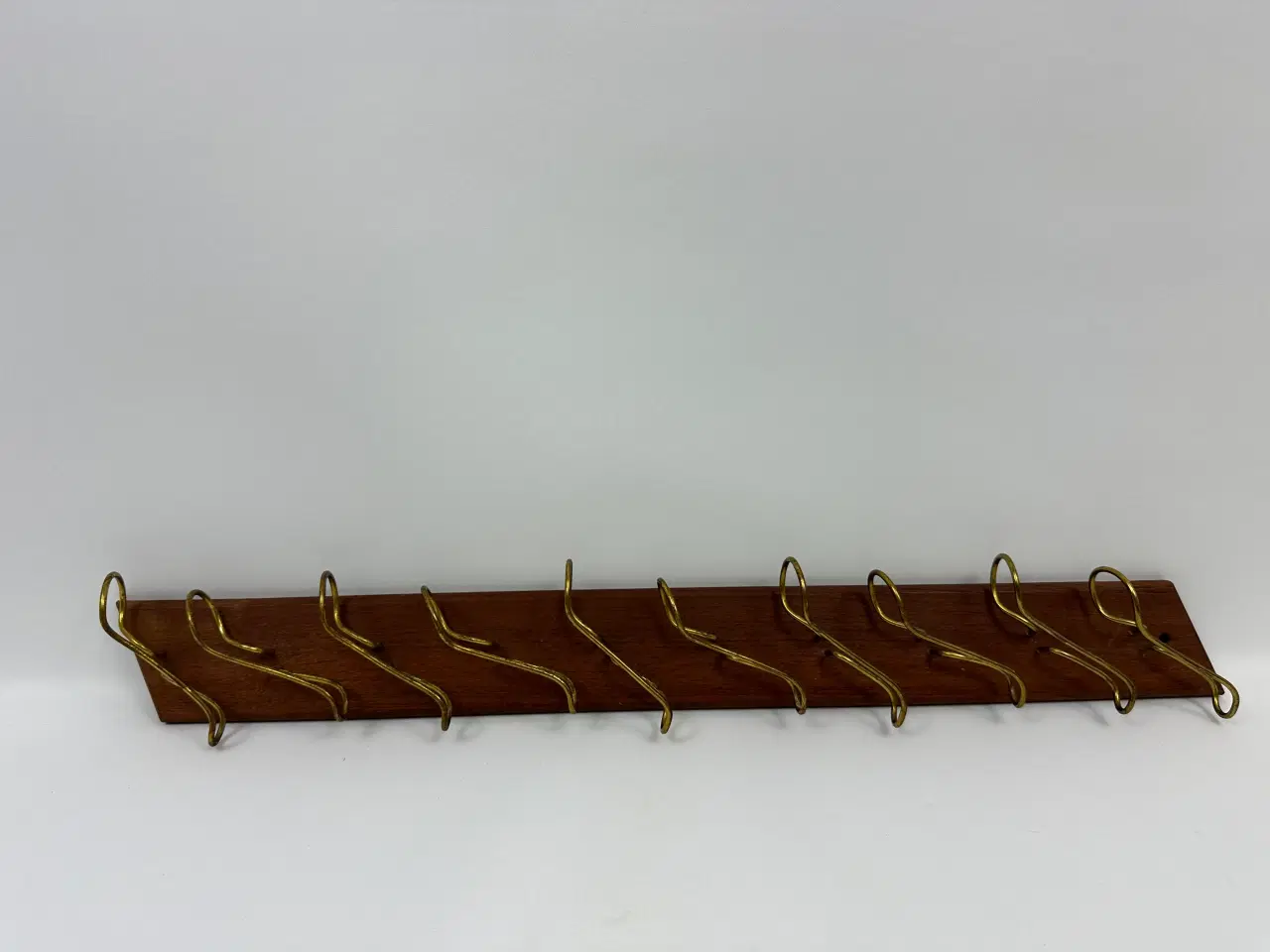 Billede 6 - Retro pibeholder i teak og messing (væghængt)
