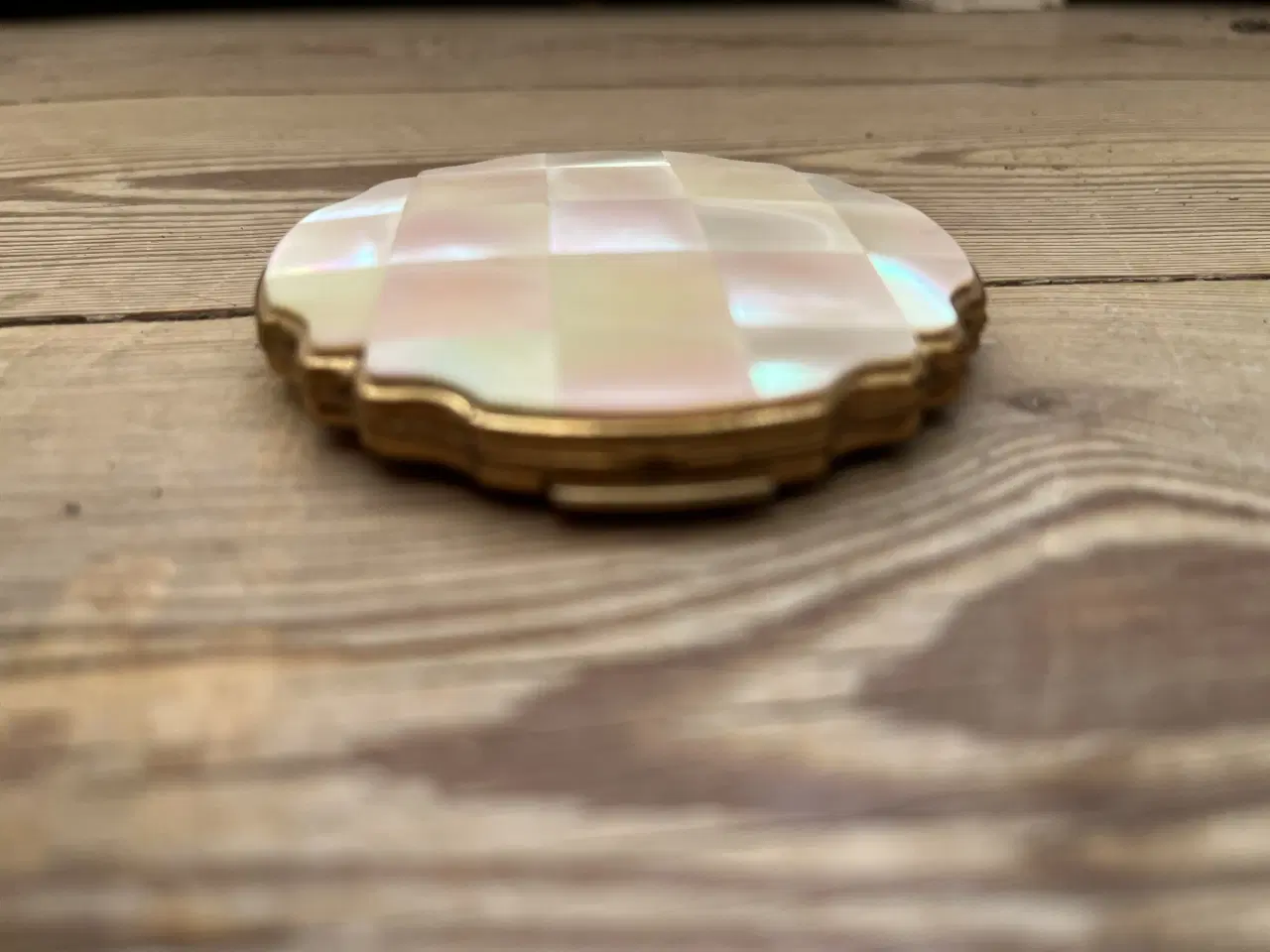 Billede 2 - Perlemor pudderdåse 