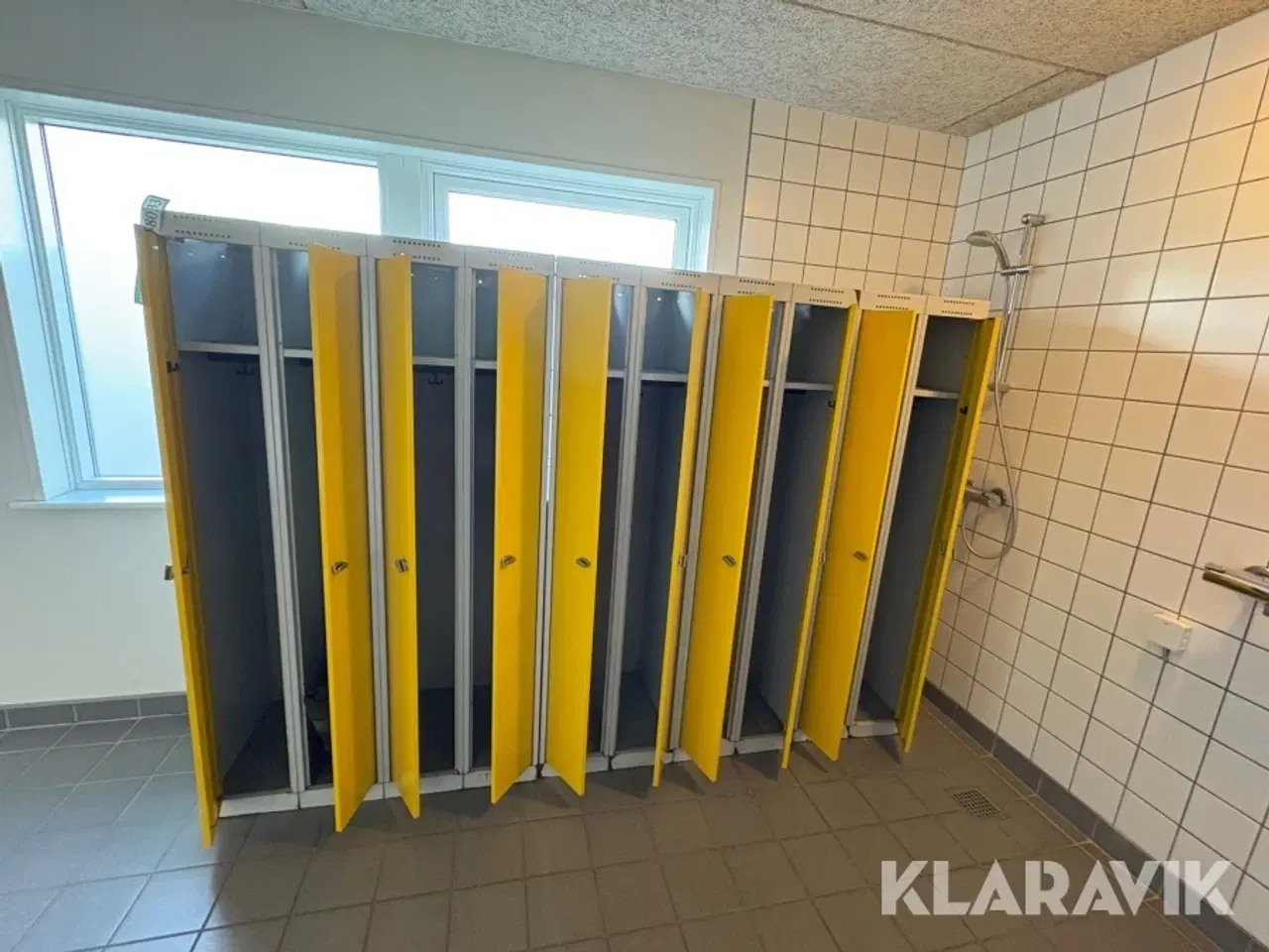 Billede 4 - Omklædningsskabe 3 styk