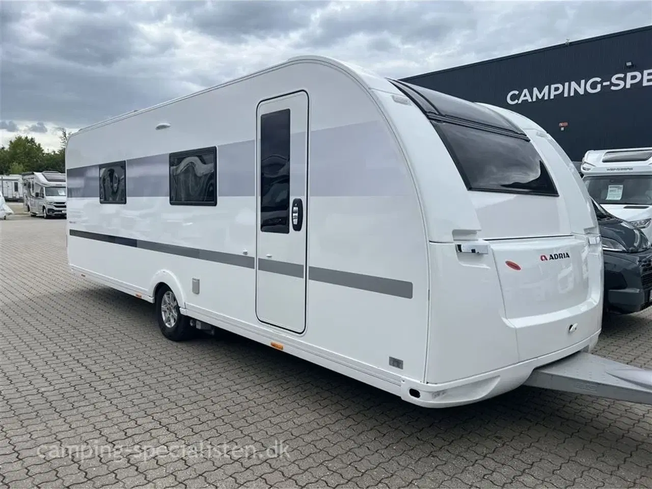 Billede 2 - 2021 - Adria Alpina 663 HT   Pæn og meget velholdt luksusvogn - Adria Alpina 663 HT fra 2021 - Kan nu opleves hos Camping-Specialisten i Silkeborg