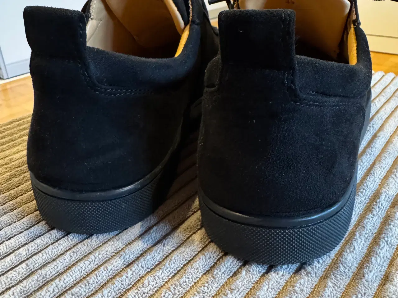 Billede 3 - Christian Louboutin sneakers – str. 44 – ekstremt 