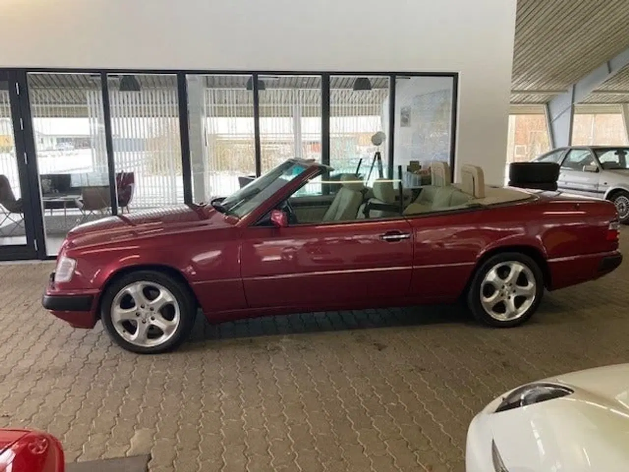 Billede 2 - Mercedes 300 CE-24 3,0 Cabriolet aut.