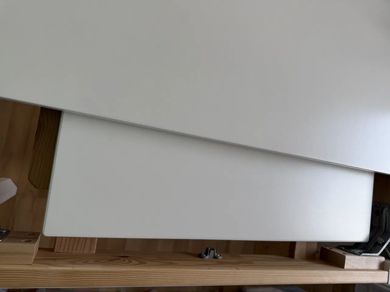 Billede 2 - Hvidt spisebord med 6 stole