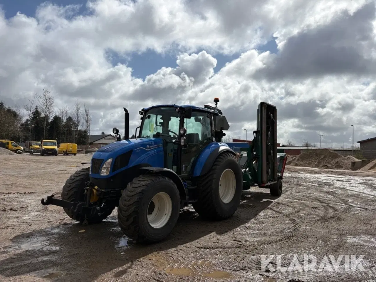 Billede 1 - Traktor New Holland T5.120 med græsklipper