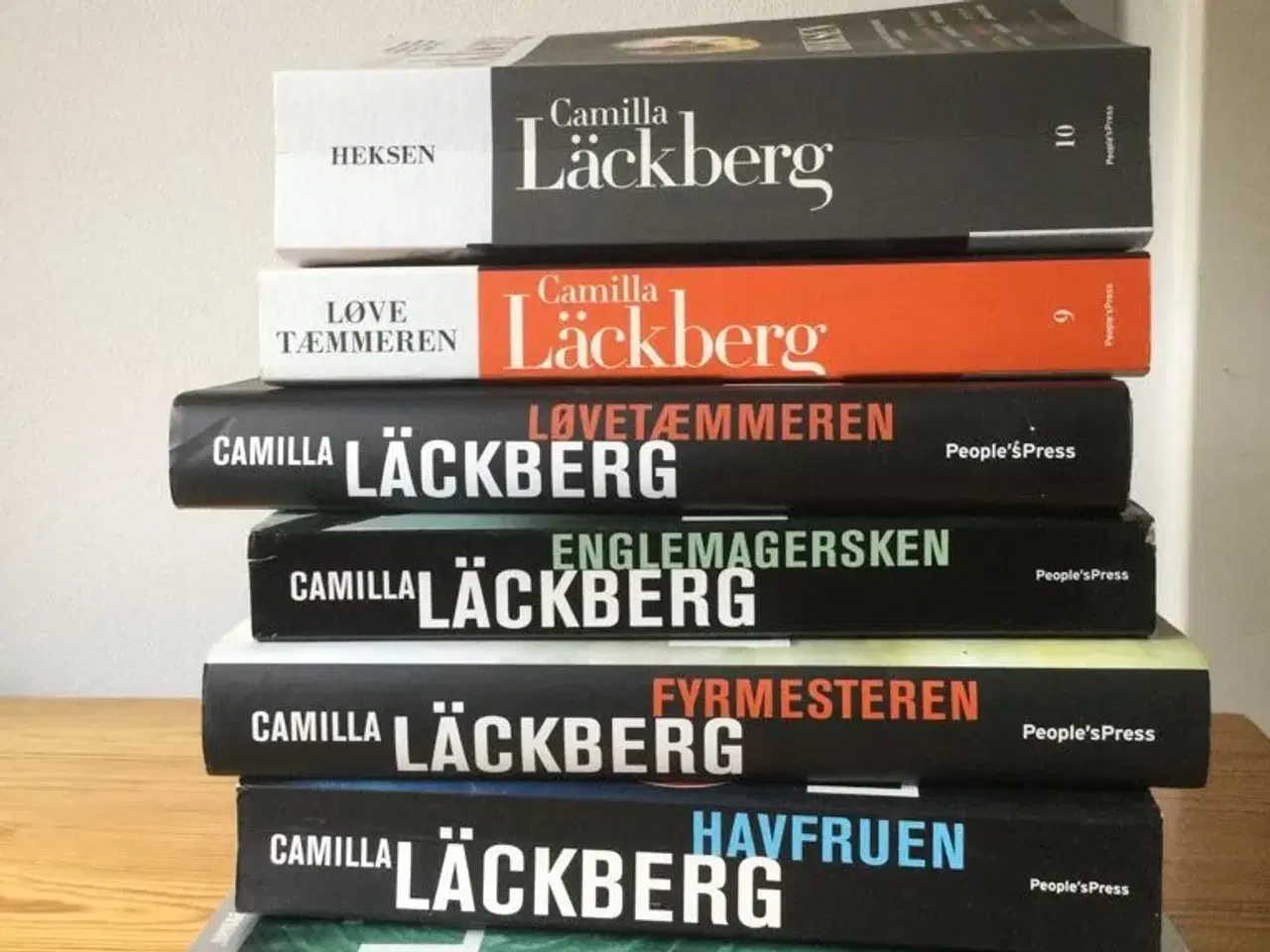 Billede 1 - Camilla Läckberg bøger sælges