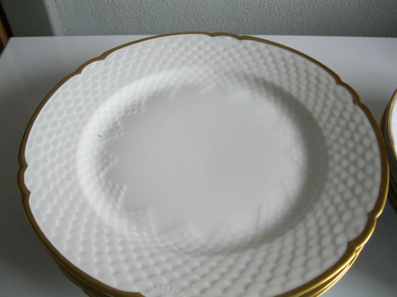 Billede 2 - 7 stk.  hvide Åkjær  B&G tallerkener 21+24 cm. Nye