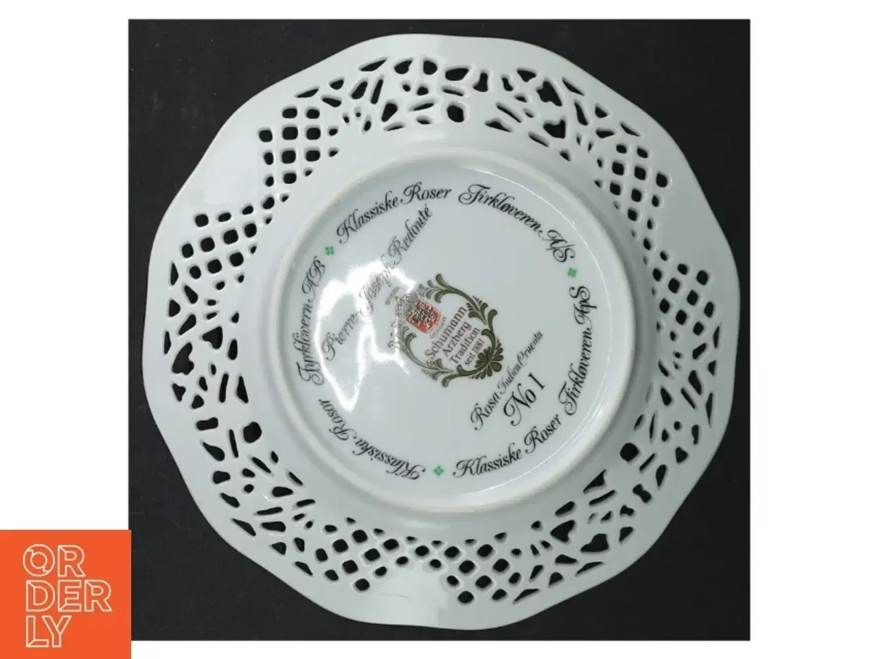 Billede 11 - Porcelænstallerken med gennembrudt kant og rosendekoration fra Firkløveren
