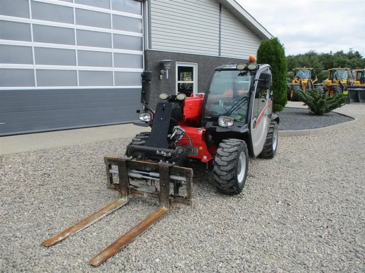 Billede 6 - Manitou MT 625H COMFORT Dansk maskine, med hydrauliske pallegafler.