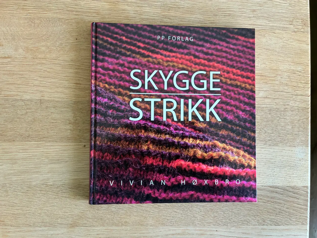 Billede 1 - SKYGGESTRIKK  af Vivian Høxbro