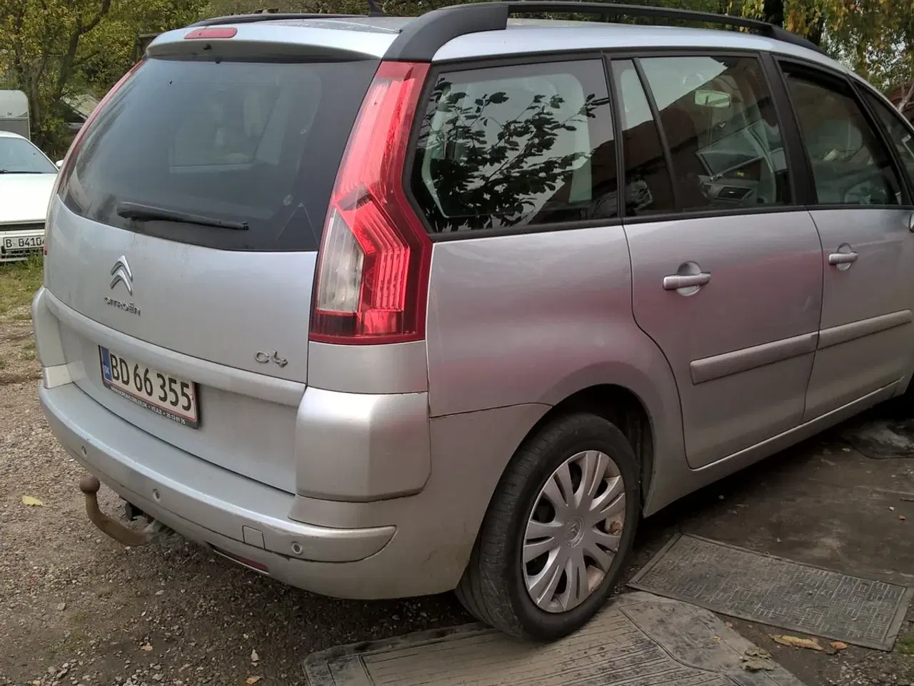 Billede 6 - Økonomisk rummelig familiebil